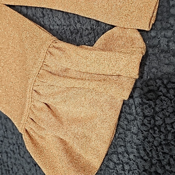 Adorable J Crew rose gold light sweater, flutter sleeve,  S - Picture 4 of 8